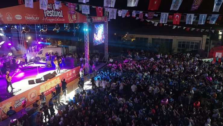Kıraç, Bitlis’te Unutulmaz Bir Konser Verdi