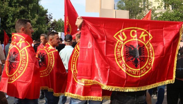 Lahey’de Yargılanan Eski UÇK Komutanlarına Kosova’dan Destek Gösterisi