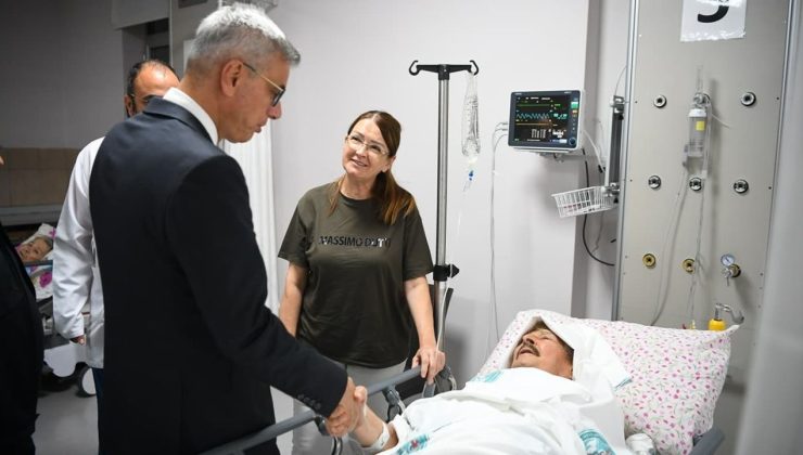 Sağlık Bakanı Memişoğlu, Balıkesir Depreminde Yaralananları Ziyaret Etti