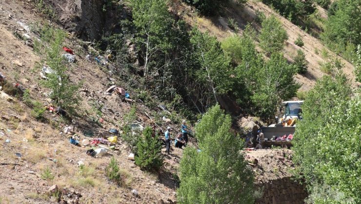 Sivas’ta Fındık İşçilerini Taşıyan Minibüs Uçuruma Yuvarlandı: 4 Ölü, 18 Yaralı