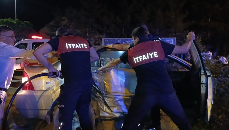 Sivas’ta İki Otomobil Çarpıştı: 8 Yaralı