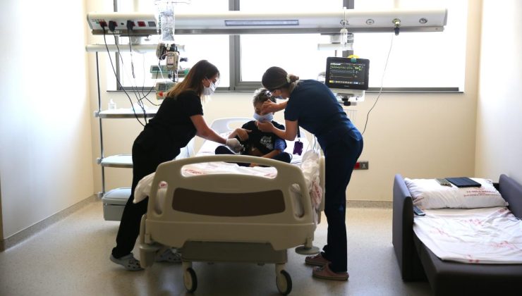 Adana Şehir Hastanesi nakil bekleyen 75 çocuğa “umut” oldu