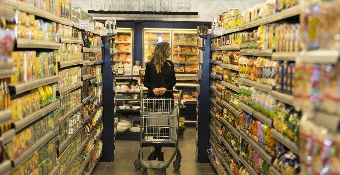 Ticaret ve perakende satış hacmi martta arttı
