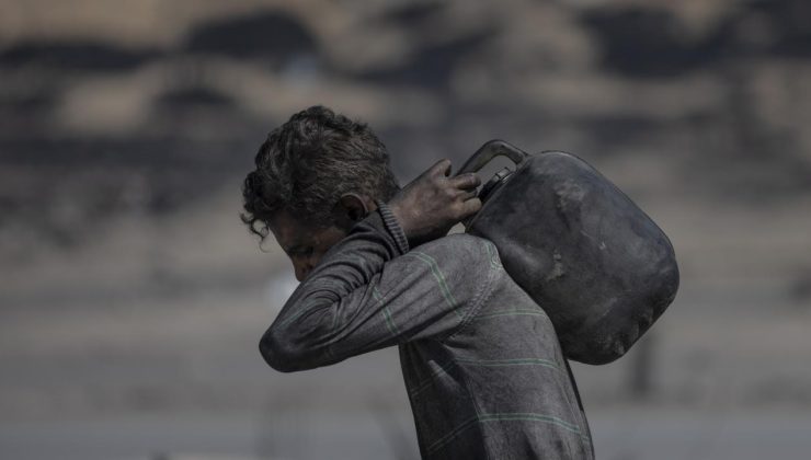 Soykırımcı İsrail ordusu Gazze’de kara saldırılarını genişleterek Filistinlilere kenti terk etmeleri çağrısı yaptı