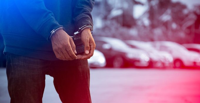 İstanbul’da gerçekleştirilen silahlı saldırılara ilişkin 13 zanlı yakalandı