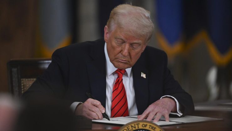 Trump’ın imzaladığı başkanlık kararnameleri ilk dönemindeki toplam sayıyı geride bıraktı