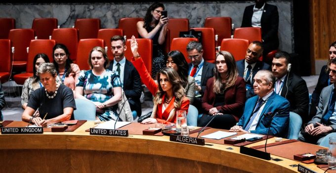 Soykırımcı İsrail'e ABD şemsiyesi