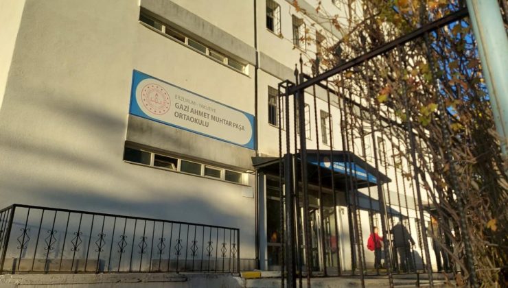 Okul çıkışı merdivenlerde oluşan yoğunlukta 21 öğrenci yaralandı