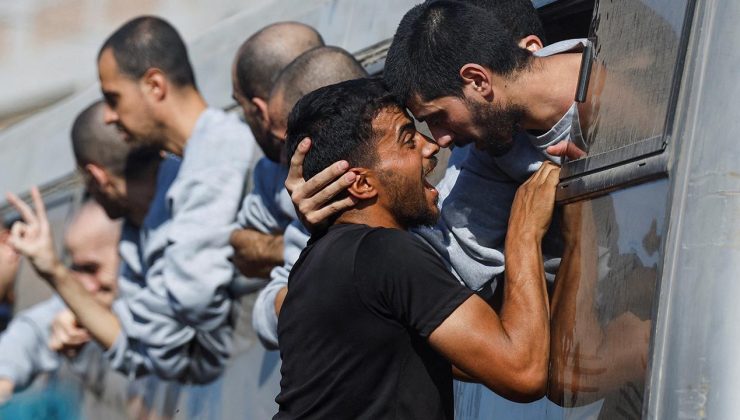 Soykırımcı İsrail, alıkoyduğu 5 Filistinliyi aylar sonra serbest bıraktı