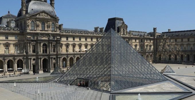 Fransa’daki Louvre Müzesi’nde “bilet dolandırıcılığı” şebekesi çökertildi