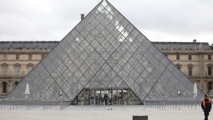 Louvre Müzesi’nde çalınan eserler henüz bulunamadı