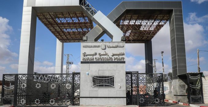 Gazze'nin dünyaya açılan kapısı Refah'ta belirsizlik sürüyor