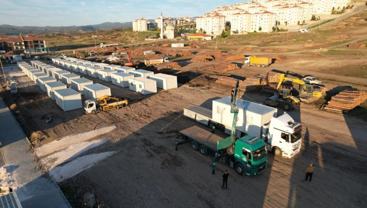 Depremlerden etkilenen Sındırgı’da konteyner kent kuruluyor