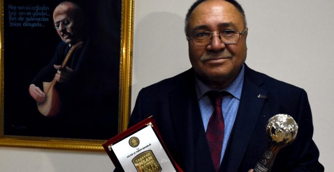 “Yaşayan İnsan Hazinesi” ödüllü davul ustası Adem Göçer hayatını kaybetti