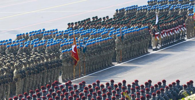 Azerbaycan, Karabağ Zaferi’nin 5. yılını askeri geçit töreniyle kutladı