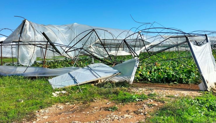 Antalya’da hortum nedeniyle seralar hasar gördü