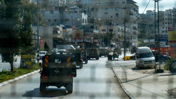 İşgalci İsrail ordusu, Nablus’ta geniş çaplı baskınlar düzenliyor