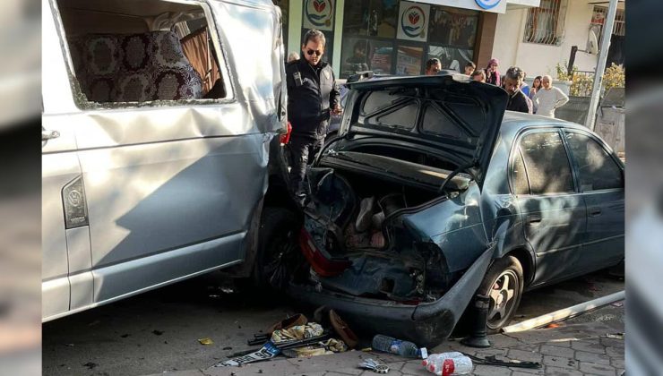 Freni tutmayan kamyon park halindeki 4 aracı biçti