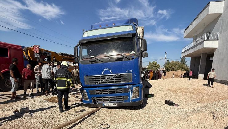 Tır lastiğini değiştirirken aracın altında kaldı, yaşamını yitirdi