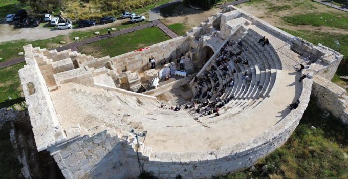 Patara Meclisi’nde genç münazaracılar fikirlerini yarıştırdı