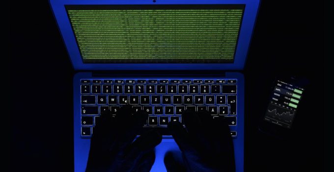 MİT’ten siber casuslara operasyon: 2 tutuklama