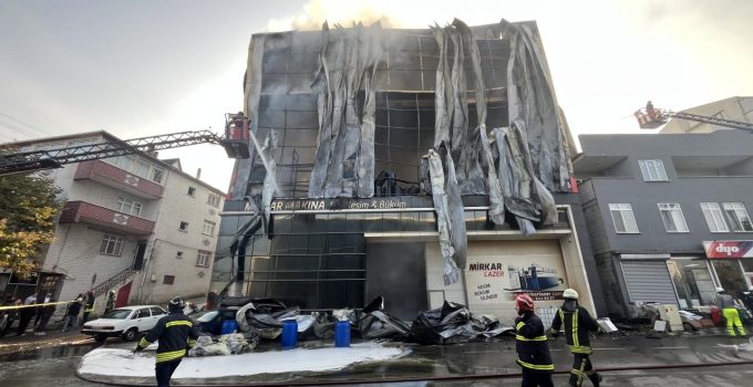 Kocaeli’deki depo yangınıyla ilgili 7 kişi açığa alındı