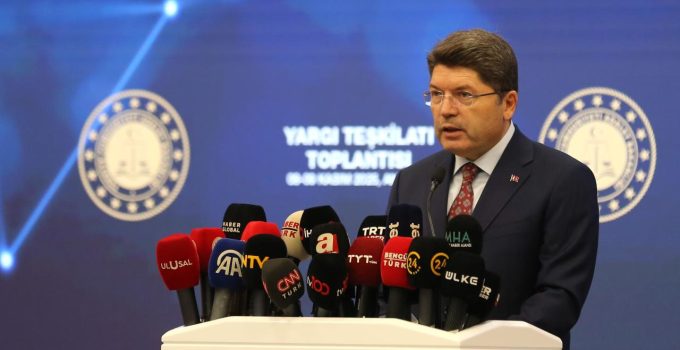 Yargı bağımsızlığının olmadığını savunanlar, vesayetçi yargının hayaliyle yanıp tutuşanlardır