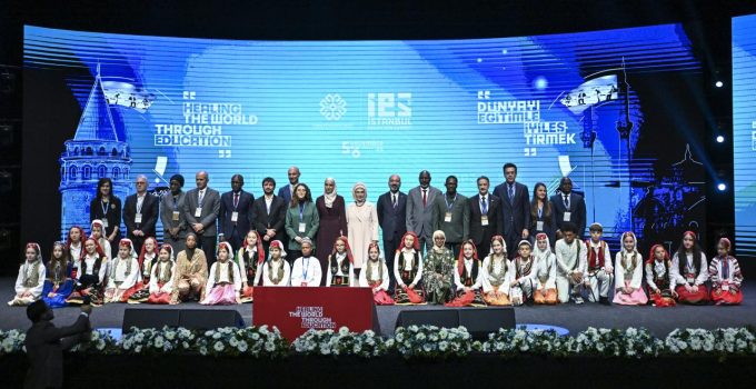 Türkiye Maarif Vakfının düzenlediği 5. İstanbul Eğitim Zirvesi başladı