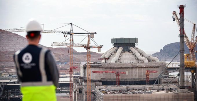 Türkiye’nin iletim sistemine enerji aktaracak Akkuyu NGS’deki tesise elektrik verildi