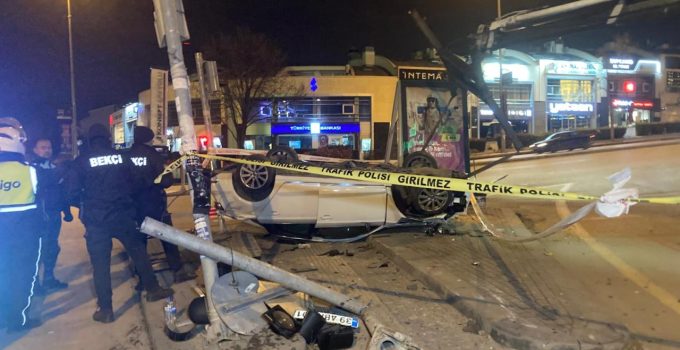 Ankara’da otomobil motosikletle çarpıştı: 4 yaralı