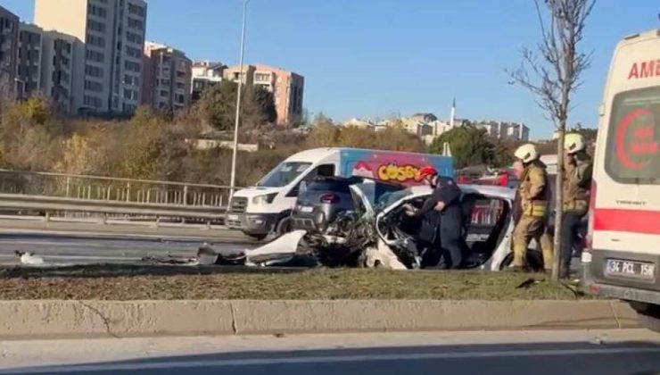Başakşehir’de iki otomobil çarpıştı: 1 ölü