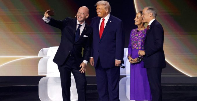 2026 Dünya Kupası’na ev sahipliği yapacak ABD, Kanada ve Meksika’nın liderleri sembolik kura çekiminde buluştu