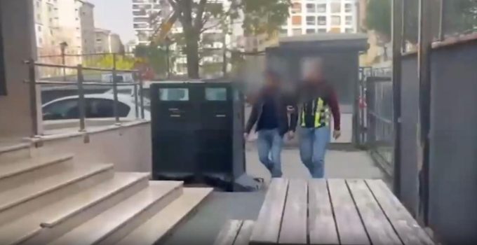 Trafikte kadın sürücüye saldıran şüpheli gözaltına alındı