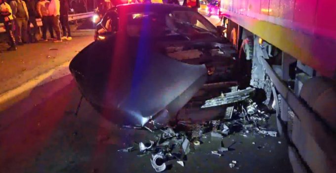 İstanbul’da cipe çarpıp kaçan sürücü zincirleme kazaya neden oldu