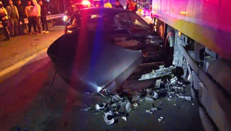 İstanbul’da cipe çarpıp kaçan sürücü zincirleme kazaya neden oldu