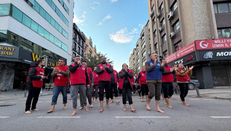 İzmir Büyükşehir Belediyesi işçilerinden çıplak ayaklı eylem