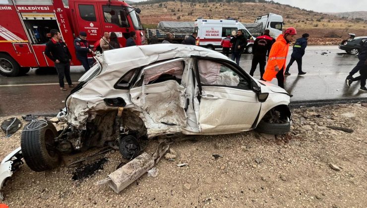 Kahramanmaraş’ta iki otomobil çarpıştı: 1 ölü