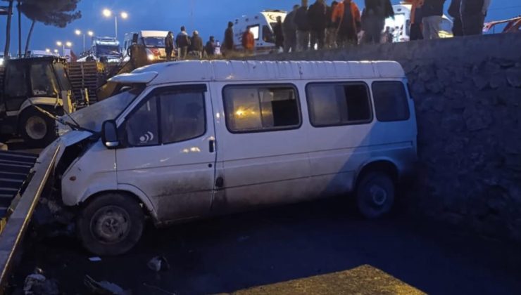 Sinop’ta servis minibüsü ile otomobil çarpıştı: 1 ölü, 10 yaralı