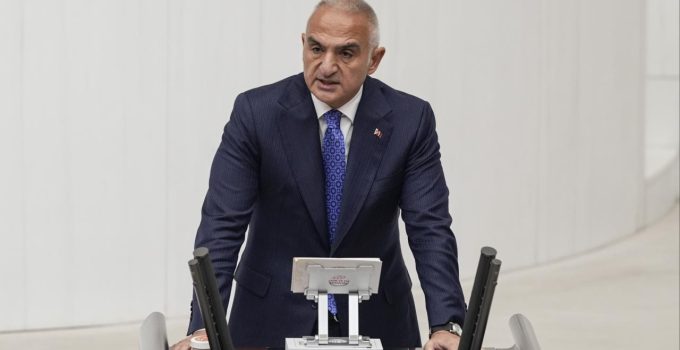 Bakan Ersoy: Turizmde ilk 9 ayda tüm zamanların rekorunu kırdık