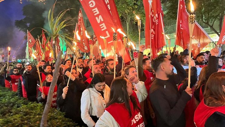 İzmir Büyükşehir Belediyesi işçilerinden meşaleli eylem