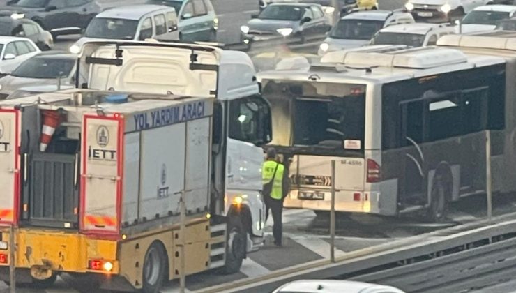 Küçükçekmece’de metrobüs yangını – Son Dakika Haberleri