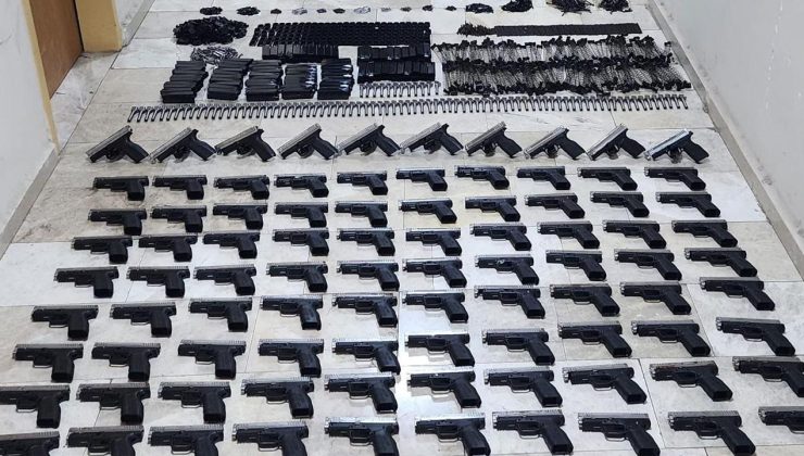 Polisin durdurduğu araçtan cephanelik çıktı