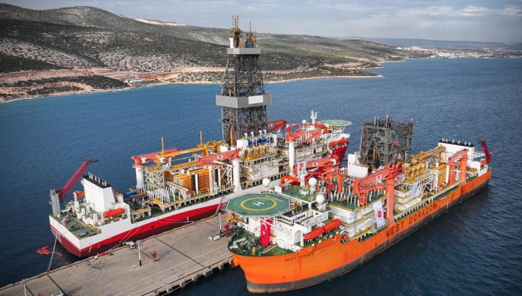 Türkiye’nin yeni sondaj gemileri yan yana geldi