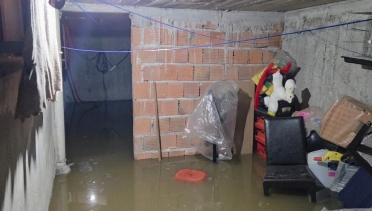 İstanbul’da tıkanan rögar nedeniyle 3 katlı binanın bodrum katını su bastı