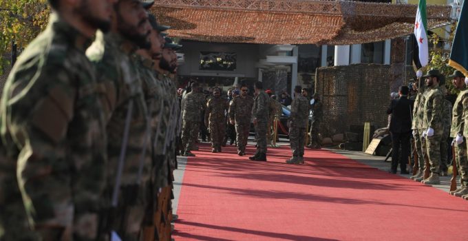 Şam'da Suriye Devrimi Askeri Fuarı açıldı