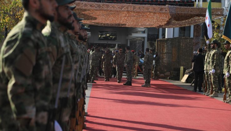 Şam'da Suriye Devrimi Askeri Fuarı açıldı