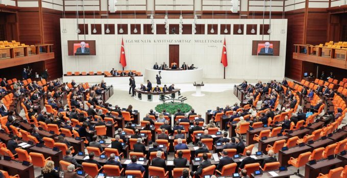 Ekonomiye ilişkin düzenlemeleri de içeren kanun teklifi TBMM’de kabul edildi