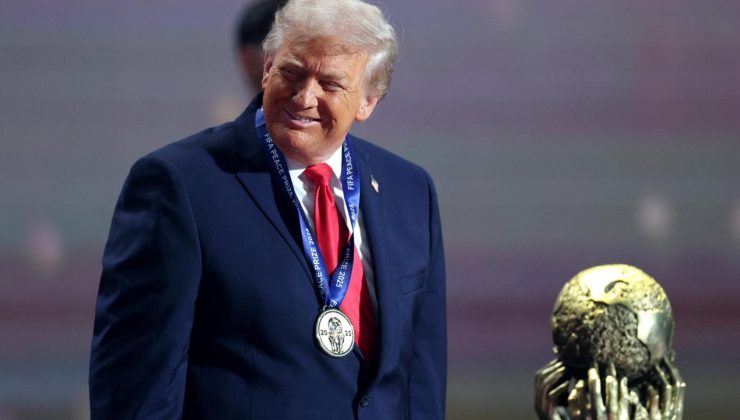 ABD Başkanı Trump’a “FIFA Barış Ödülü” verildi