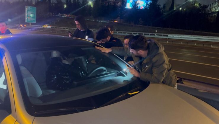 TEM Otoyolu’nda uyuyakalan sürücüye ulaşmak için aracın camını kırdılar