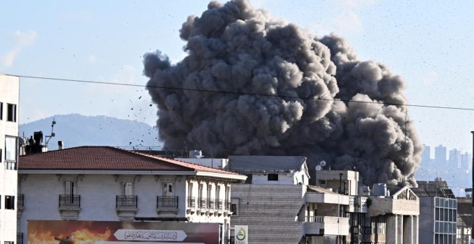 İşgalci İsrail'in Lübnan'ın güneyine düzenlediği saldırılarda can kaybı 21'e çıktı